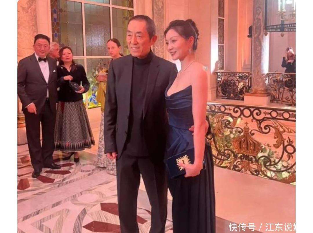 皇冠会员入口张艺谋变身宠妻摄影师 妻子气